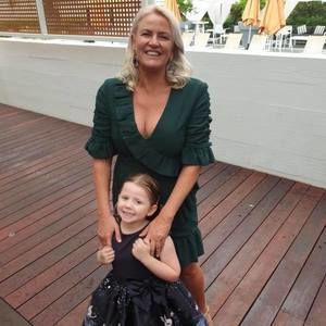 Meet your Posher, Faye